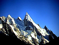 Vy frn Gondogoro La, Lila Peak